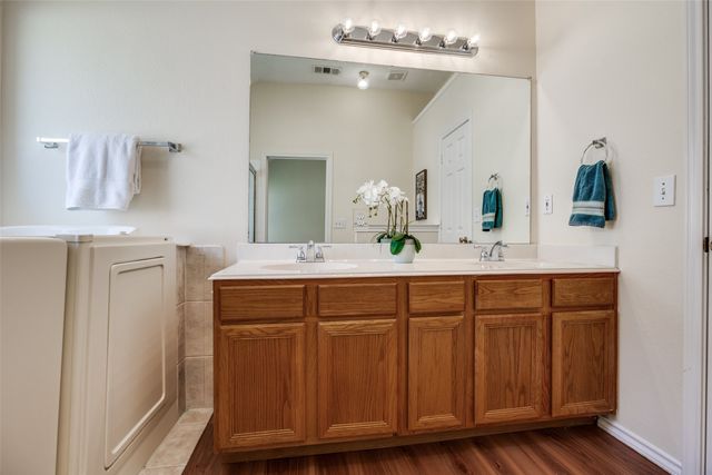 10059 Cambridge Drive, Frisco, TX 75035