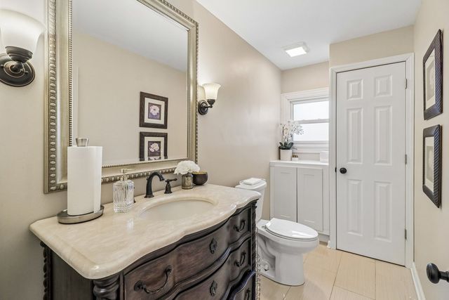 62 Dundee Lane, Barrington, IL 60010