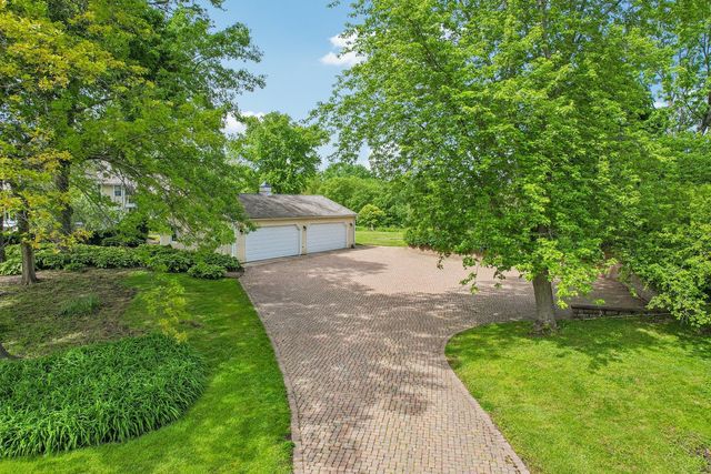 62 Dundee Lane, Barrington, IL 60010
