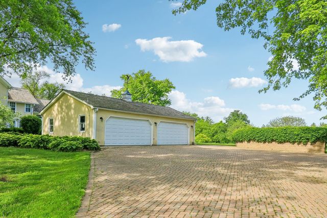 62 Dundee Lane, Barrington, IL 60010