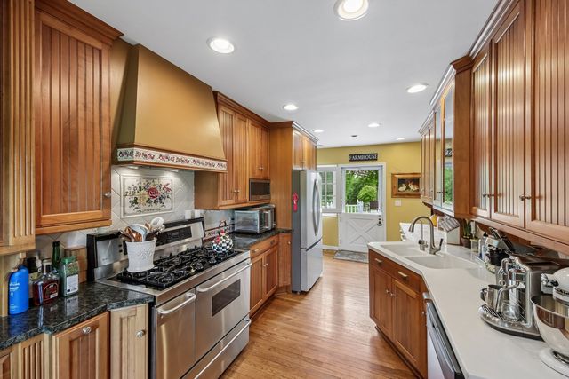 62 Dundee Lane, Barrington, IL 60010