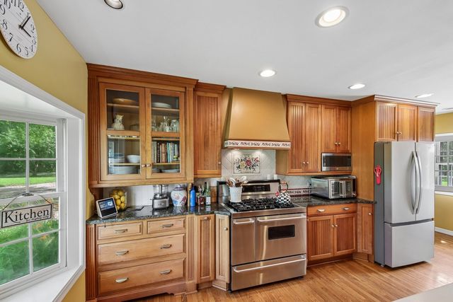 62 Dundee Lane, Barrington, IL 60010