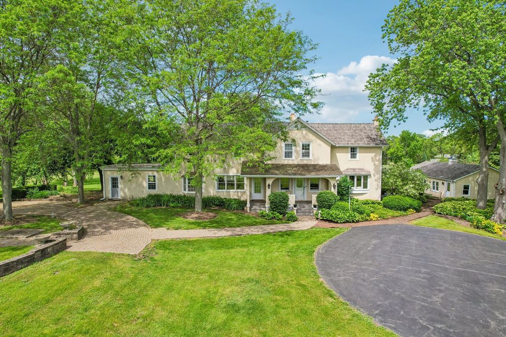 62 Dundee Lane, Barrington, IL 60010