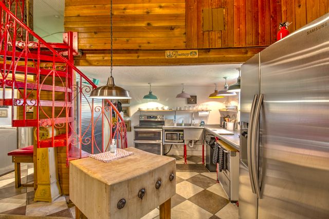 12 Old Shawnee Trail Drive, Gordonville, TX 76245