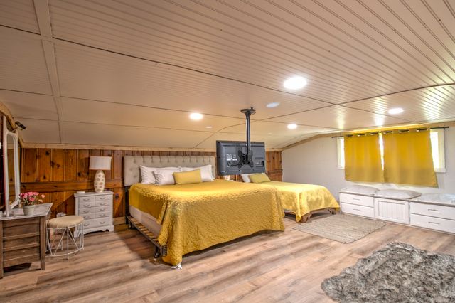 12 Old Shawnee Trail Drive, Gordonville, TX 76245