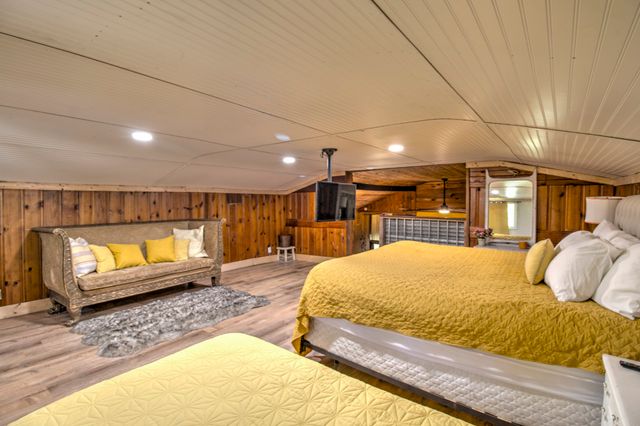 12 Old Shawnee Trail Drive, Gordonville, TX 76245