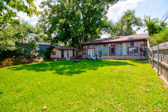 12 Old Shawnee Trail Drive, Gordonville, TX 76245