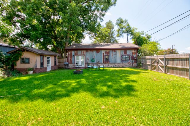 12 Old Shawnee Trail Drive, Gordonville, TX 76245