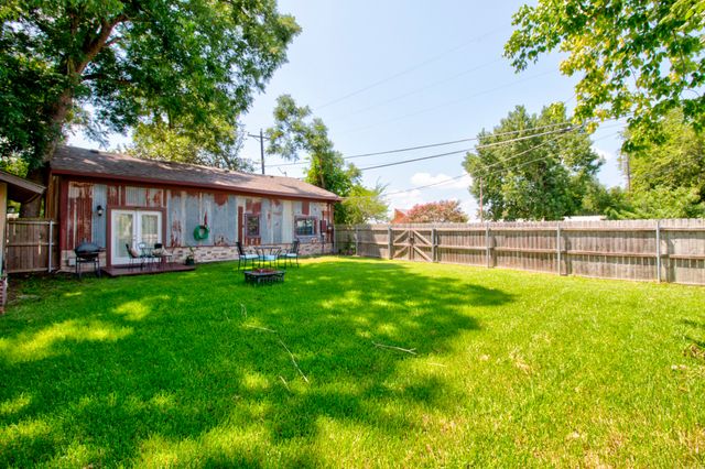 12 Old Shawnee Trail Drive, Gordonville, TX 76245