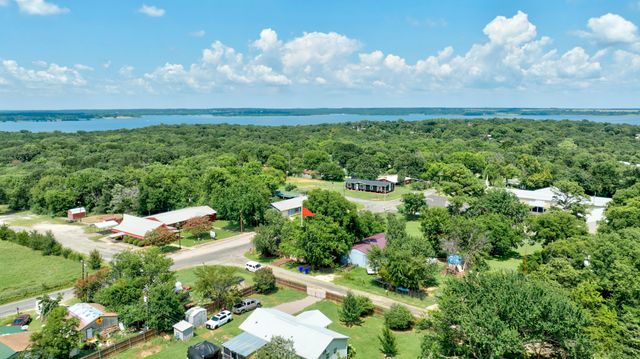 12 Old Shawnee Trail Drive, Gordonville, TX 76245