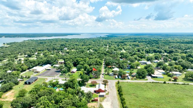 12 Old Shawnee Trail Drive, Gordonville, TX 76245