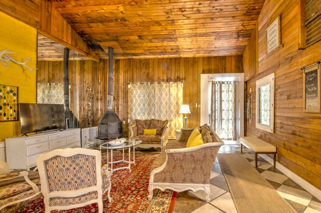12 Old Shawnee Trail Drive, Gordonville, TX 76245