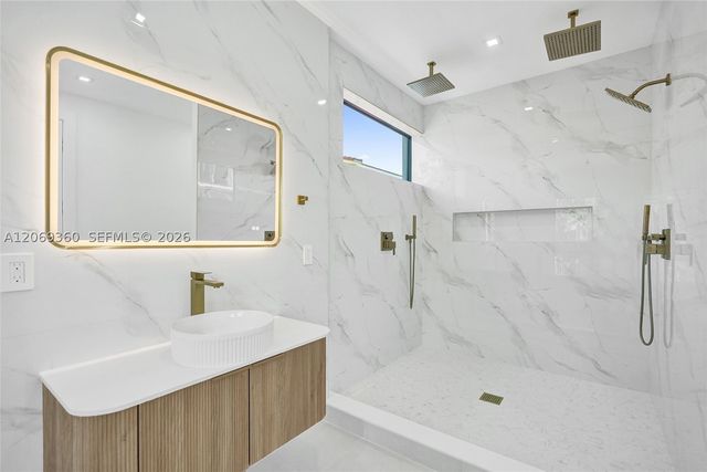 1825 NE 26th Ave 1, Fort Lauderdale, FL 33305