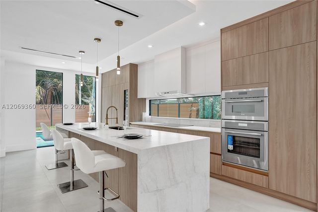 1825 NE 26th Ave 1, Fort Lauderdale, FL 33305