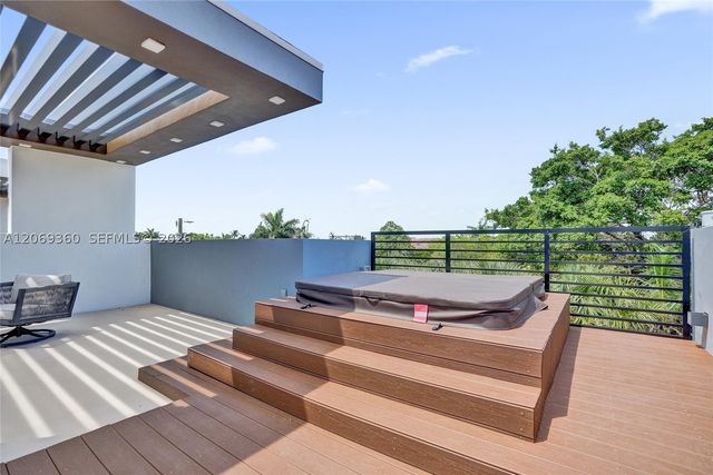 1825 NE 26th Ave 1, Fort Lauderdale, FL 33305