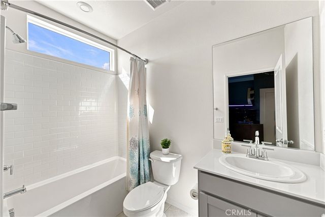 8408 N Fresco Way, Northridge, CA 91325