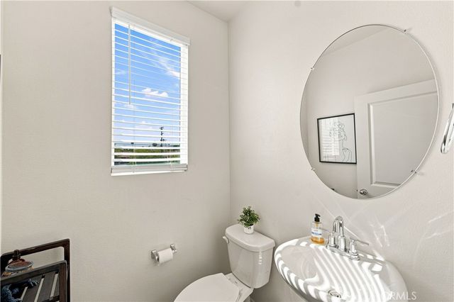 8408 N Fresco Way, Northridge, CA 91325