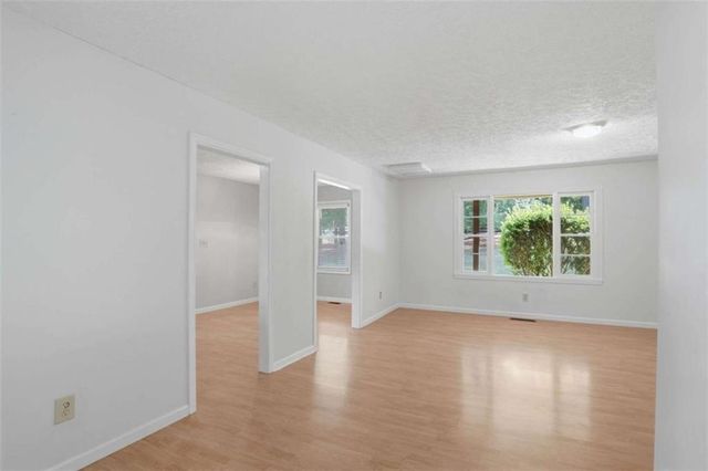 3750 Green Avenue, Loganville, GA 30052