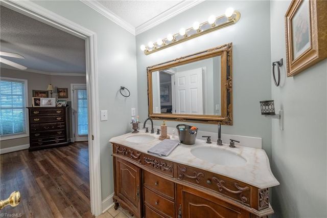 5363 Old Plantation Circle, Winston-salem, NC 27104