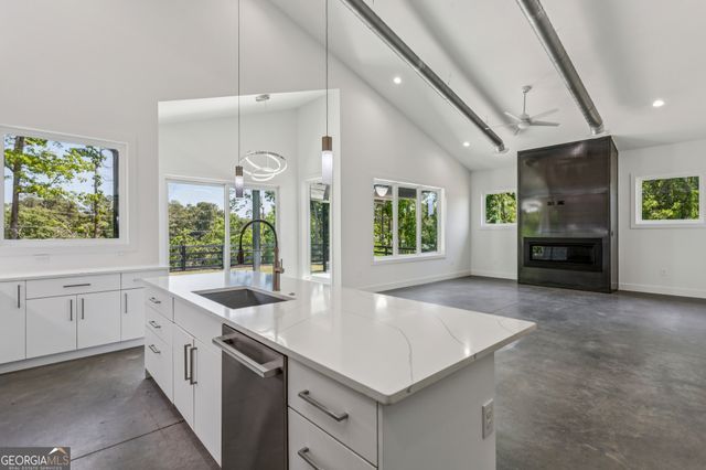 197 Laura Lake Road, Marietta, GA 30066