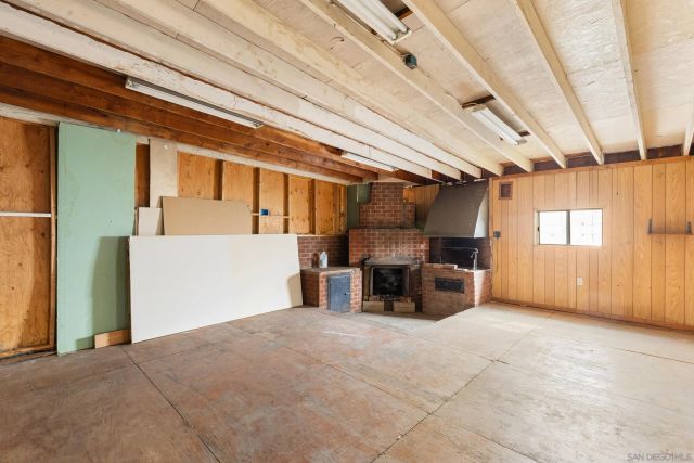 9969 Sierra Madre Rd, Spring Valley, CA 91977