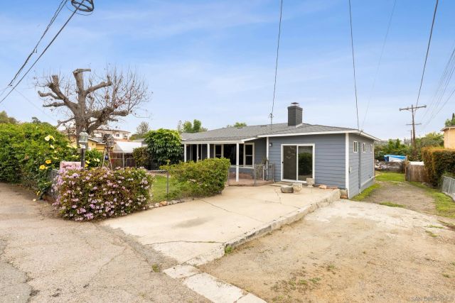 9969 Sierra Madre Rd, Spring Valley, CA 91977