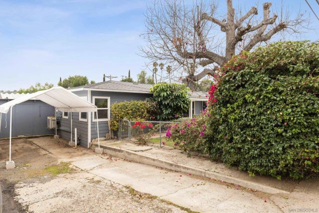 9969 Sierra Madre Rd, Spring Valley, CA 91977