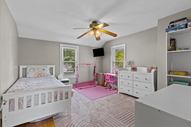 2476 S 75th STREET, West Allis, WI 53219