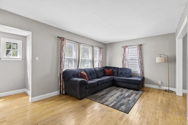 2476 S 75th STREET, West Allis, WI 53219