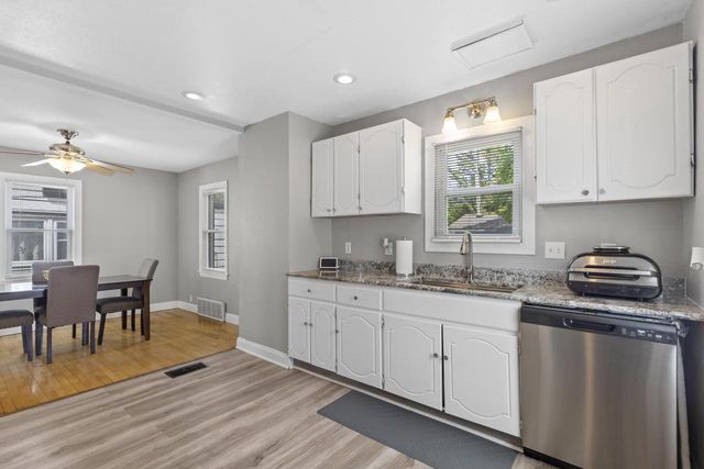 2476 S 75th STREET, West Allis, WI 53219