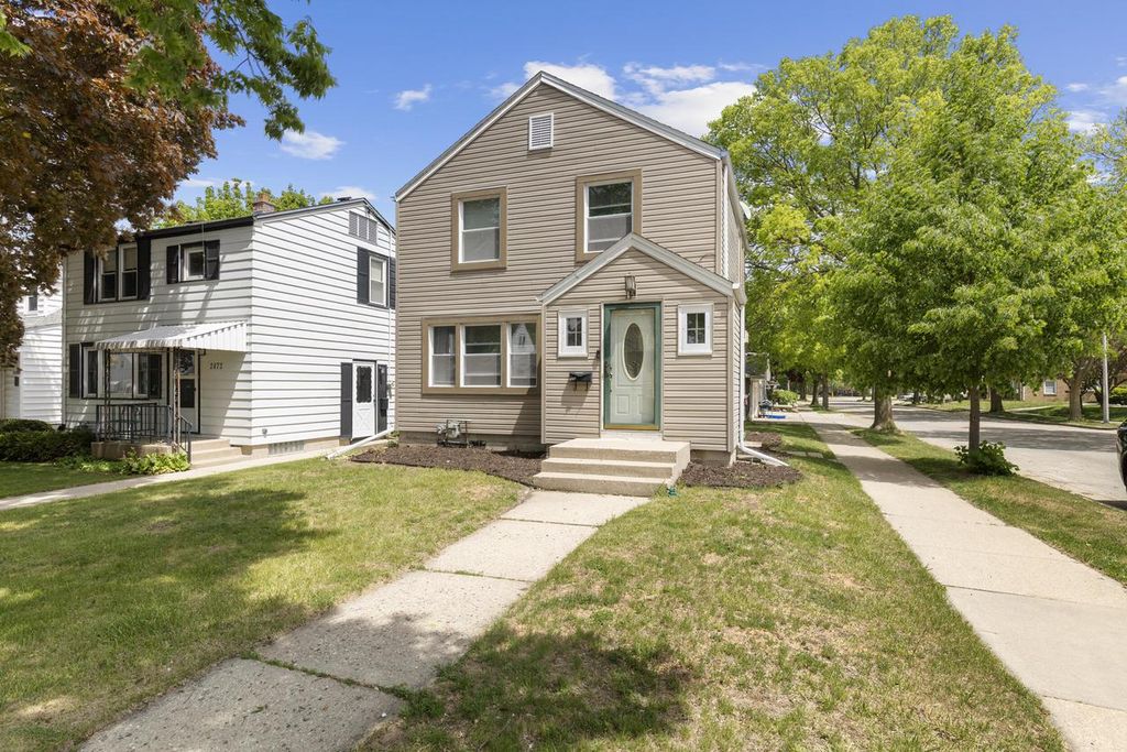 2476 S 75th STREET, West Allis, WI 53219