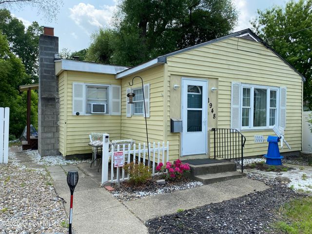 1948 Leo Avenue, Rotterdam, NY 12306