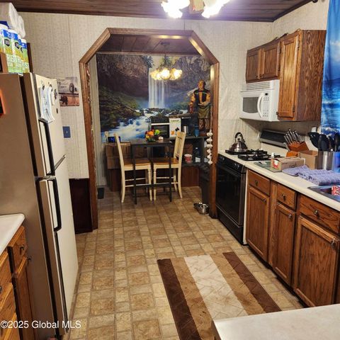 1948 Leo Avenue, Rotterdam, NY 12306