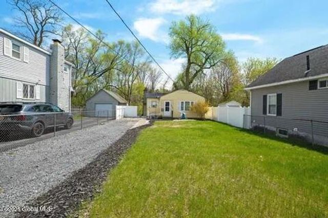 1948 Leo Avenue, Rotterdam, NY 12306