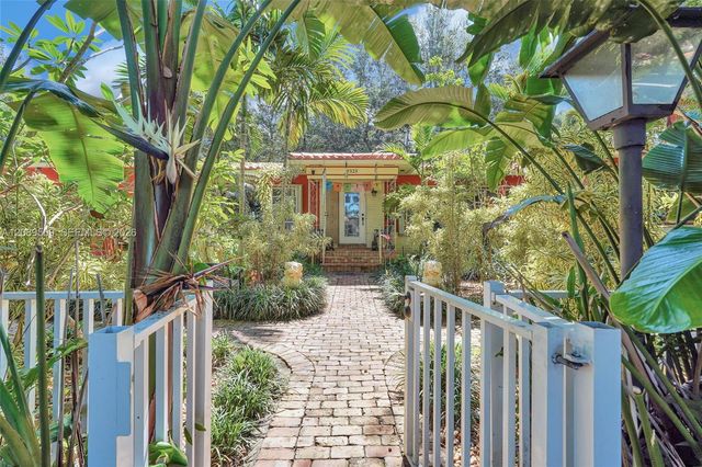 9325 NE 5th Avenue, Miami Shores, FL 33138