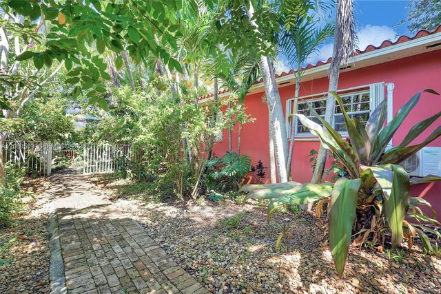 9325 NE 5th Avenue, Miami Shores, FL 33138