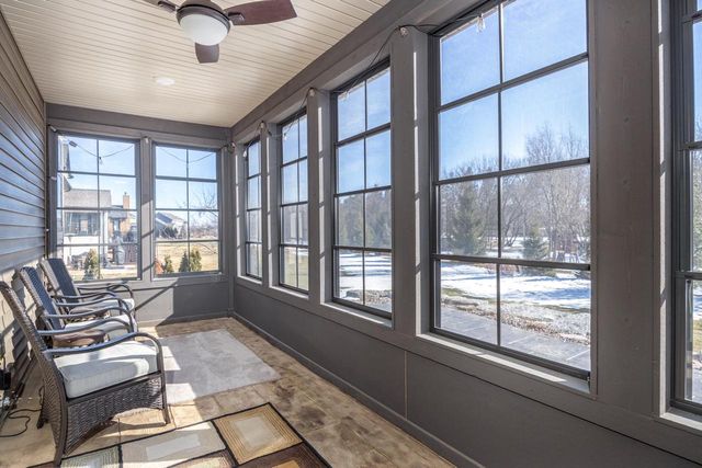 405 WOODFIELD PRAIRIE WAY, Hobart, WI 54155