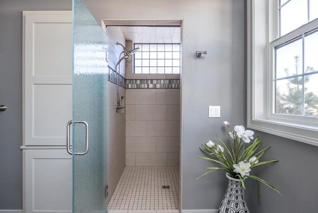 405 WOODFIELD PRAIRIE WAY, Hobart, WI 54155