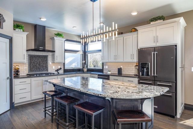 405 WOODFIELD PRAIRIE WAY, Hobart, WI 54155