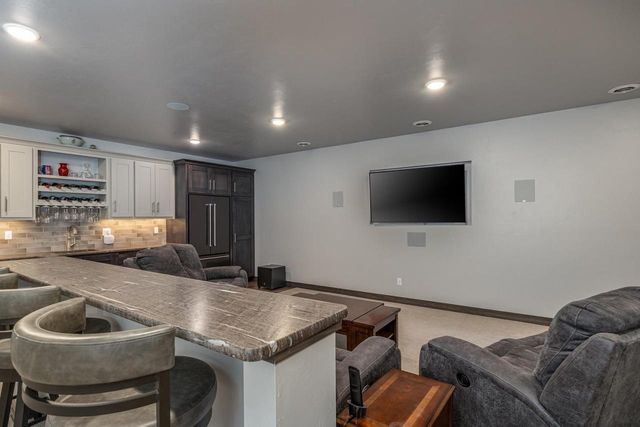 405 WOODFIELD PRAIRIE WAY, Hobart, WI 54155