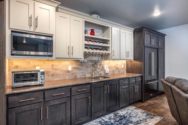 405 WOODFIELD PRAIRIE WAY, Hobart, WI 54155