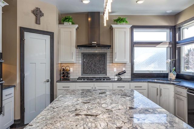 405 WOODFIELD PRAIRIE WAY, Hobart, WI 54155