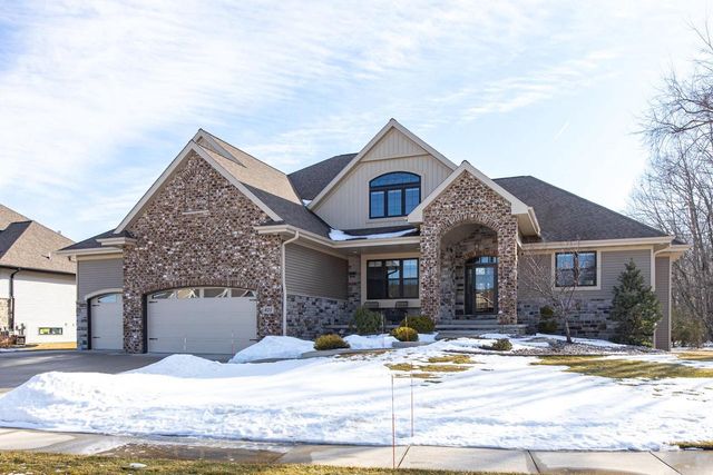 405 WOODFIELD PRAIRIE WAY, Hobart, WI 54155