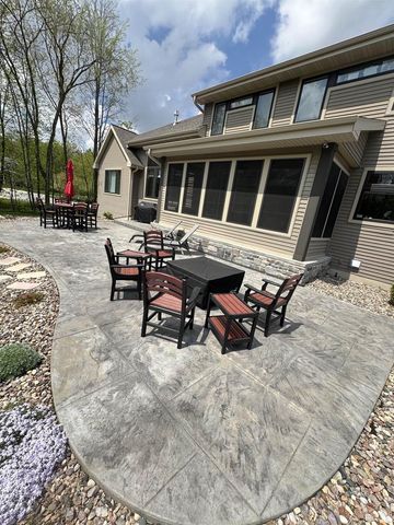 405 WOODFIELD PRAIRIE WAY, Hobart, WI 54155