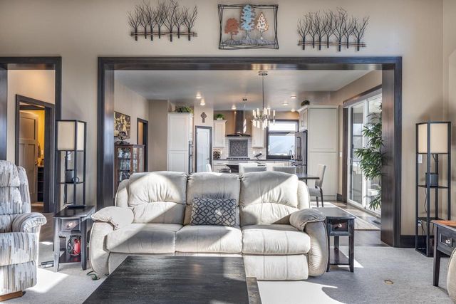 405 WOODFIELD PRAIRIE WAY, Hobart, WI 54155