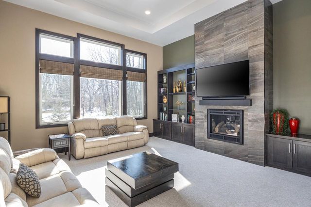 405 WOODFIELD PRAIRIE WAY, Hobart, WI 54155