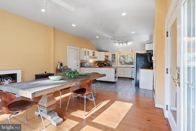 206 GROVE AVE, Washington Grove, MD 20880