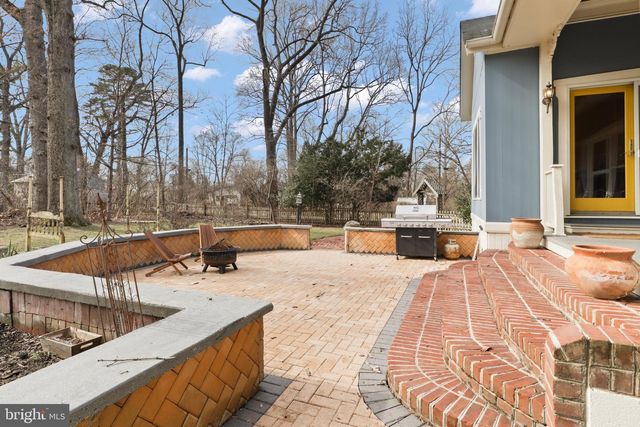 206 GROVE AVE, Washington Grove, MD 20880