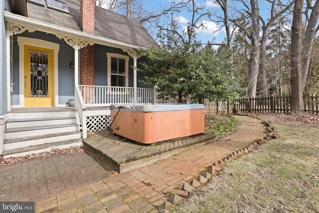 206 GROVE AVE, Washington Grove, MD 20880