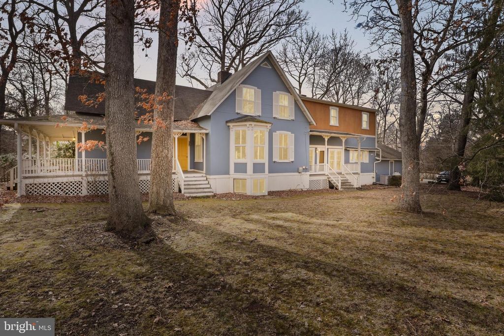 206 GROVE AVE, Washington Grove, MD 20880